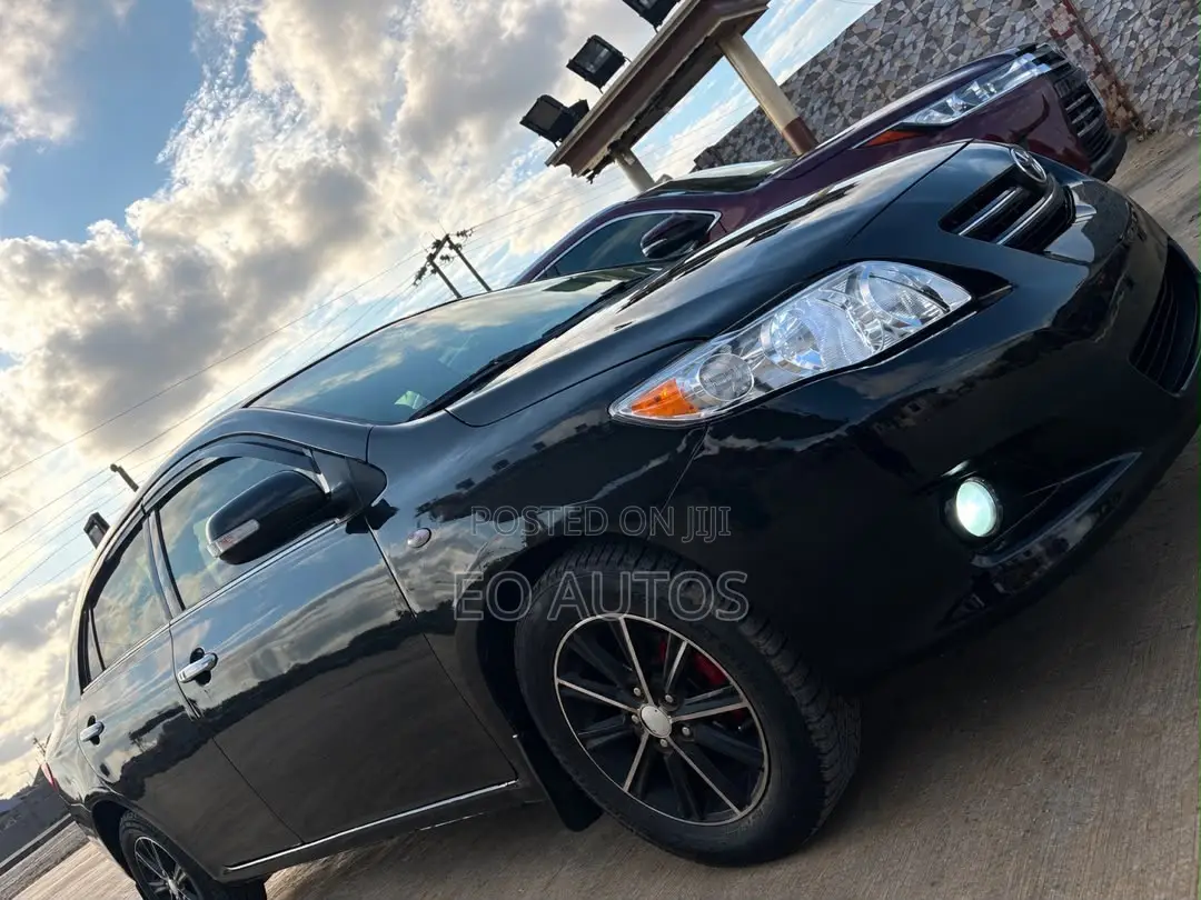 Toyota Corolla 2010 Black