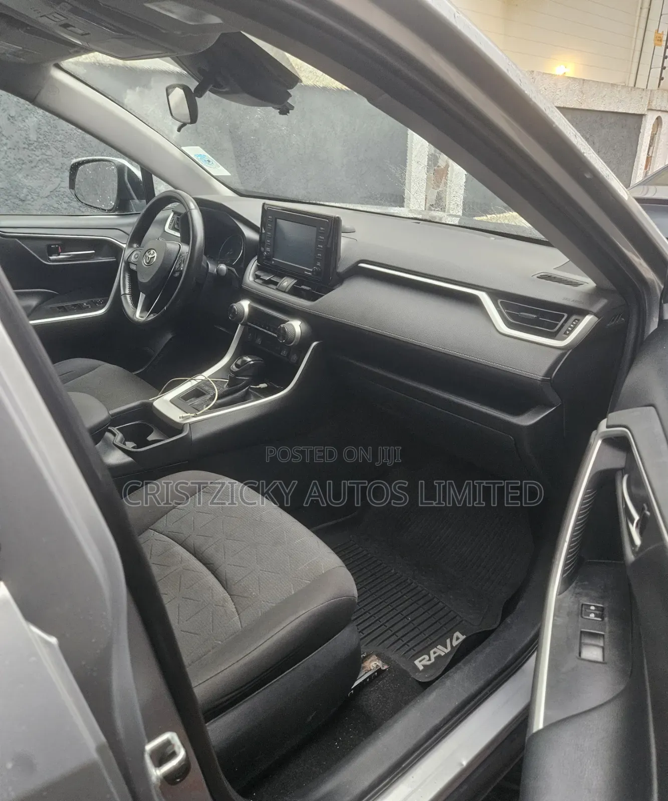 Toyota RAV4 2021 Silver