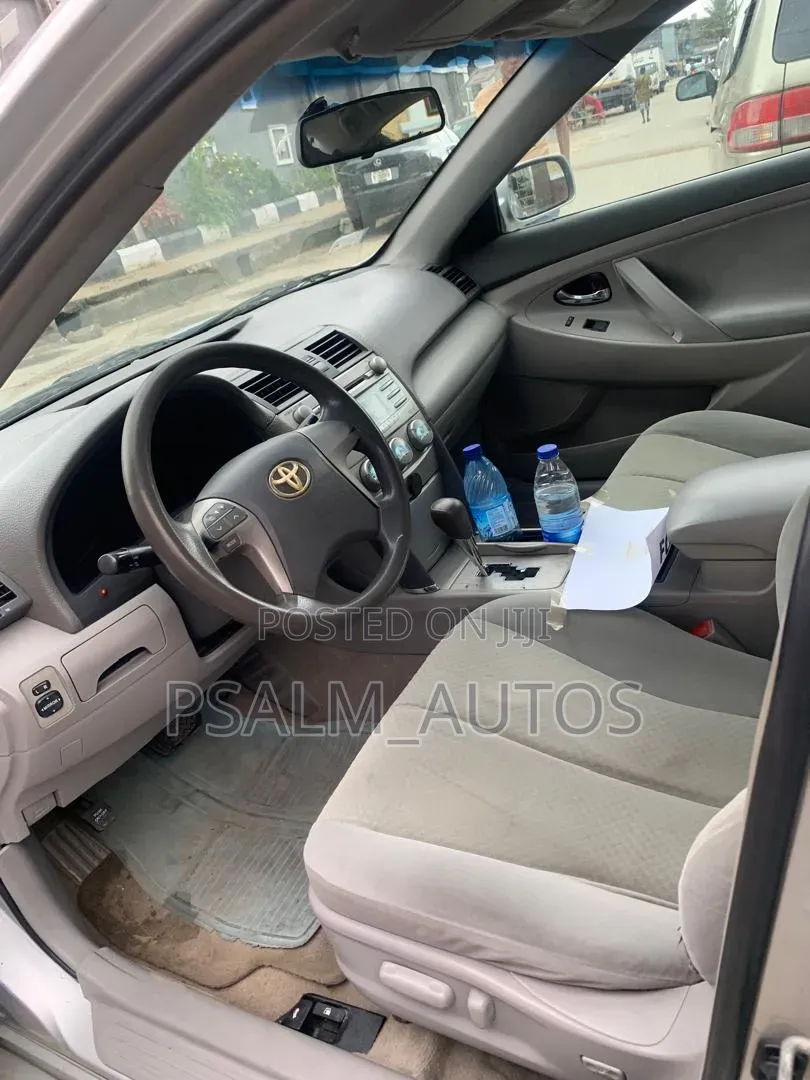 Toyota Camry LE 4dr Sedan (2.4L 4cyl 5A) 2008 Silver