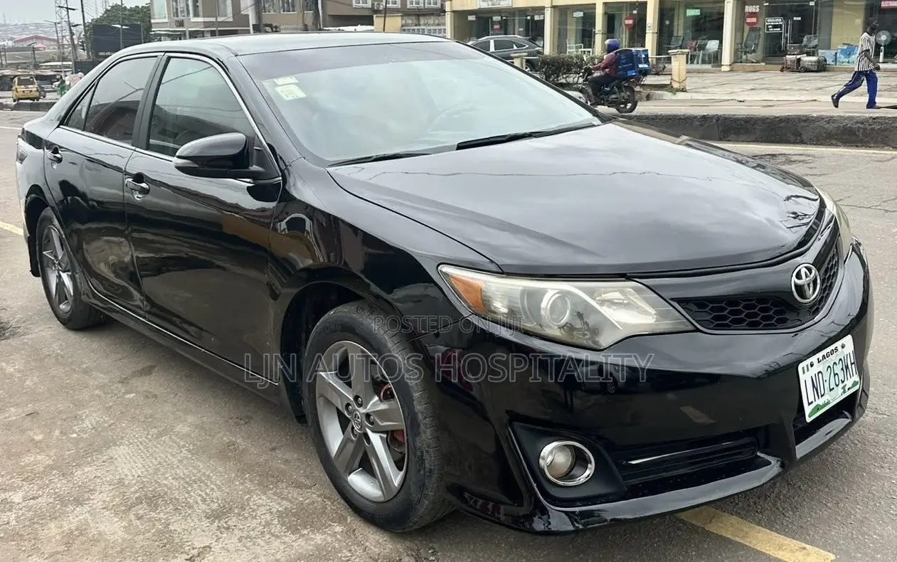 Toyota Camry SE 4dr Sedan (2.5L 4cyl 6A) 2013 Black