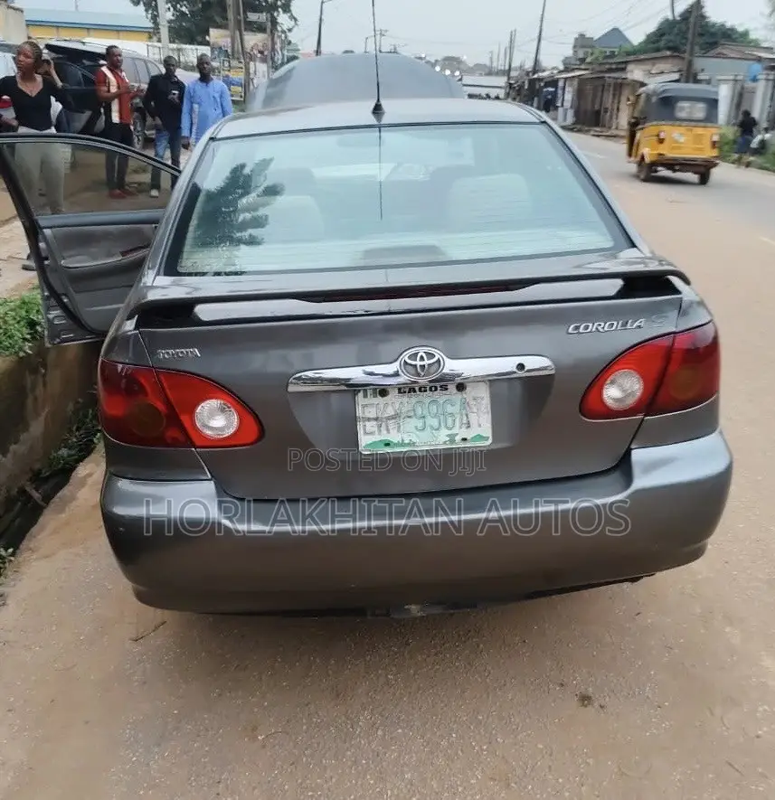 Toyota Corolla LE 2006 Gray