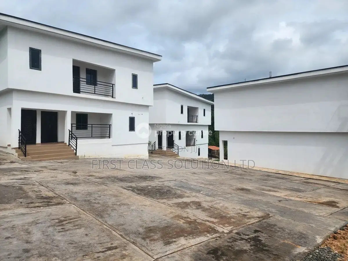 6bdrm Duplex in Enugu State for sale