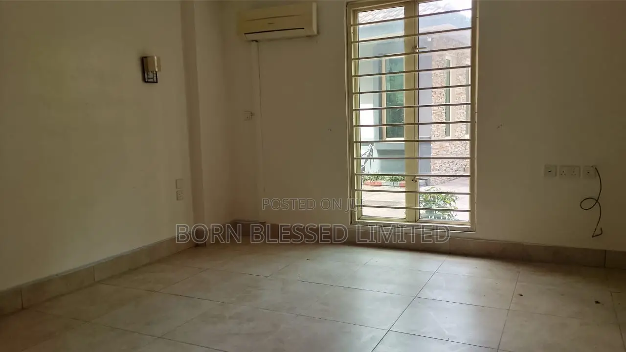 3bdrm Maisonette in Ikoyi for rent
