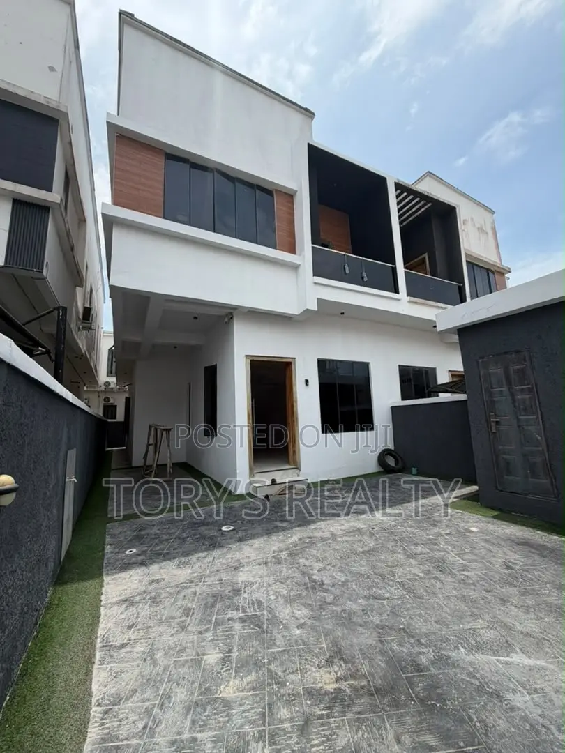 4bdrm Duplex in Ikota for rent
