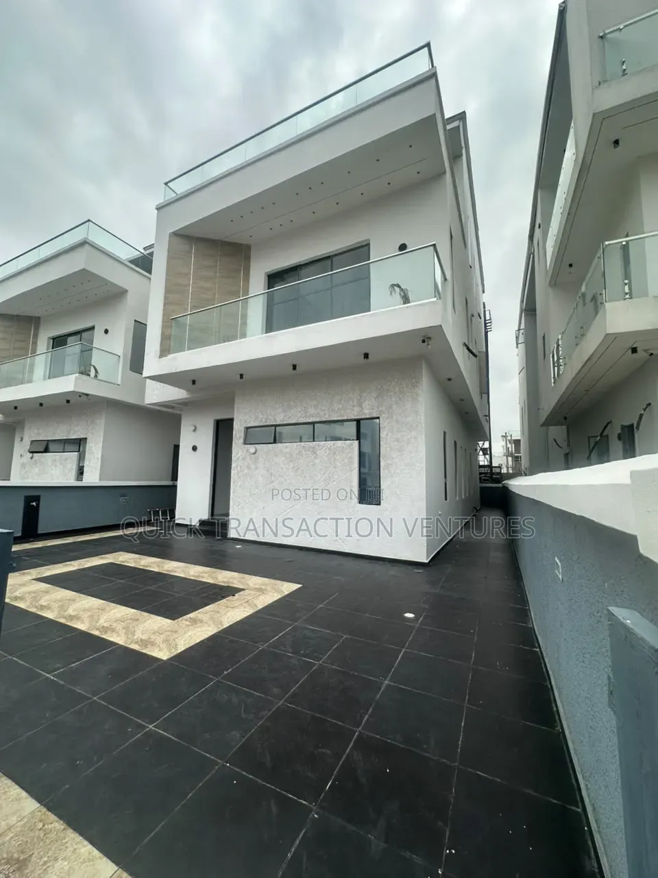 5bdrm Duplex in Osapa london for sale
