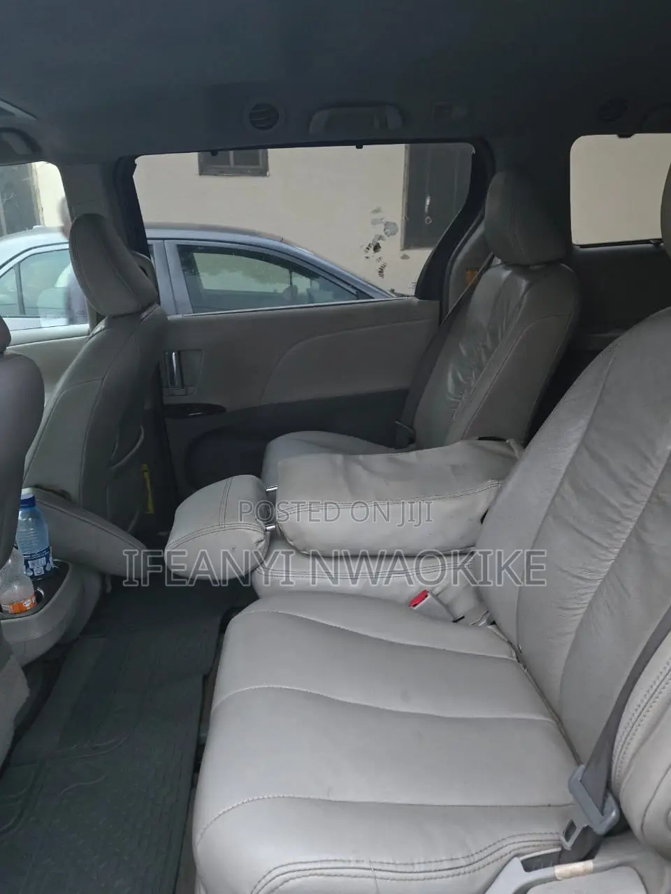 Toyota Sienna XLE 7 Passenger Mobility 2011 Gray