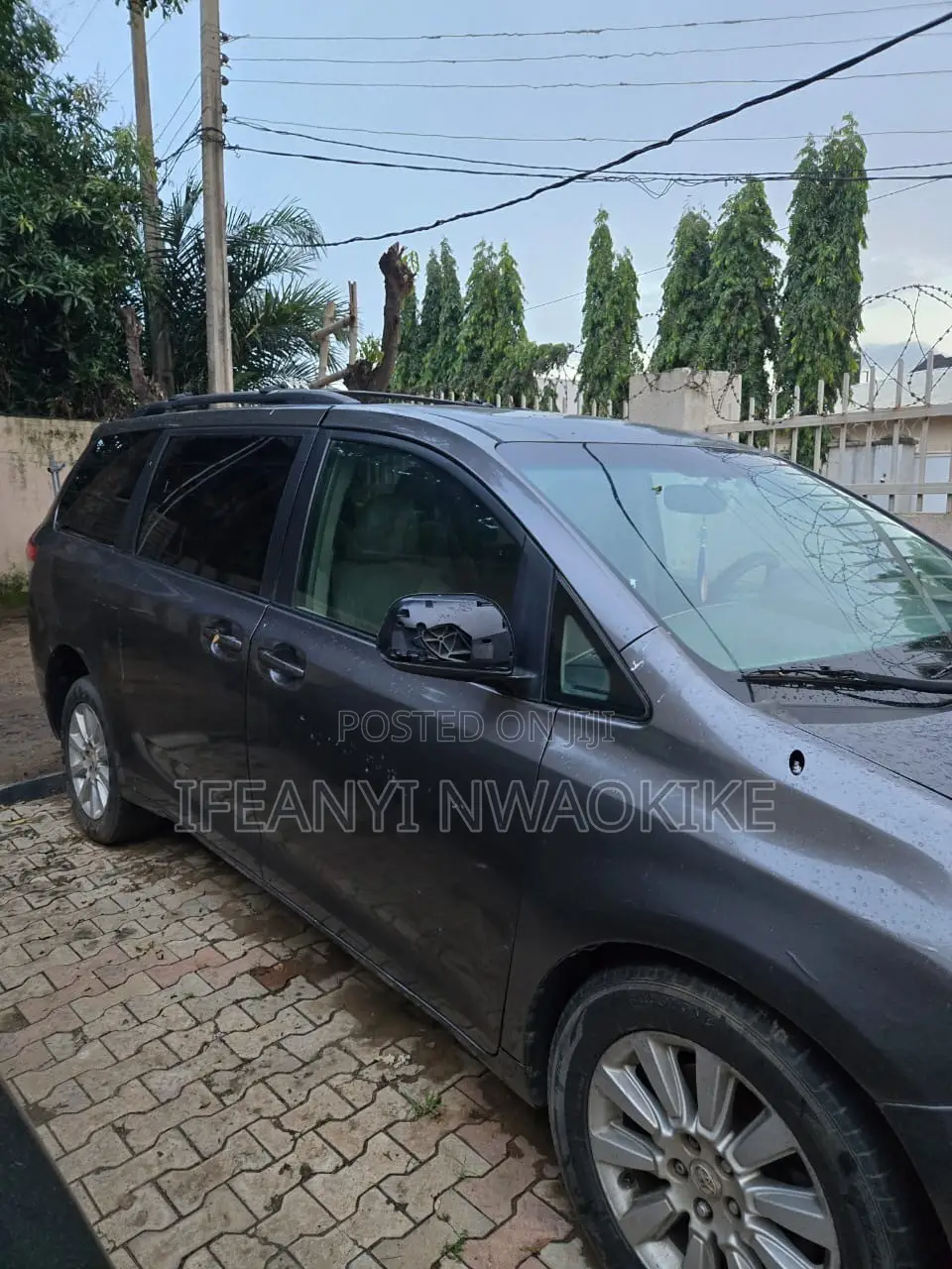 Toyota Sienna XLE 7 Passenger Mobility 2011 Gray