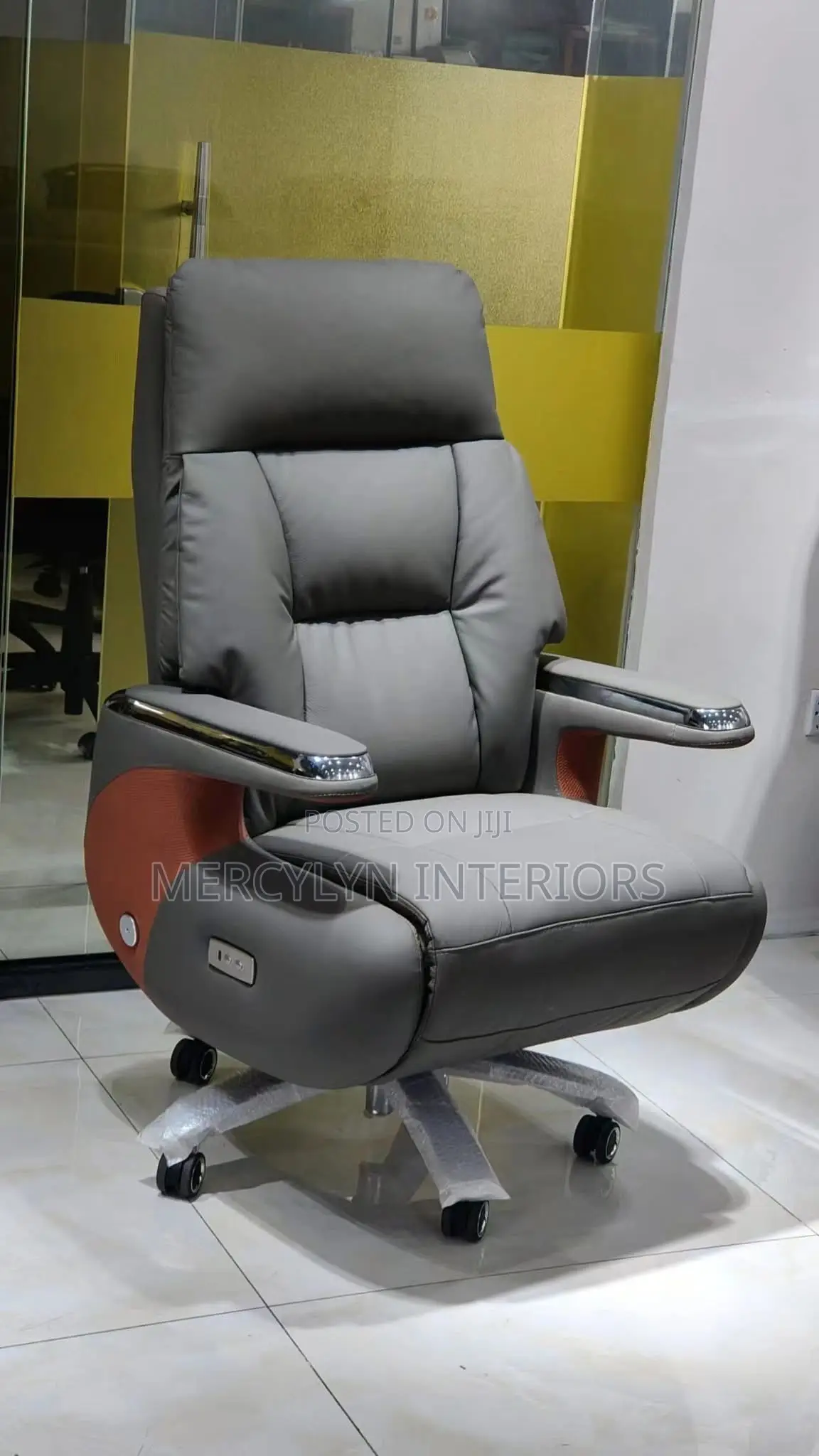 Super Executive Swivel Reclining Chair