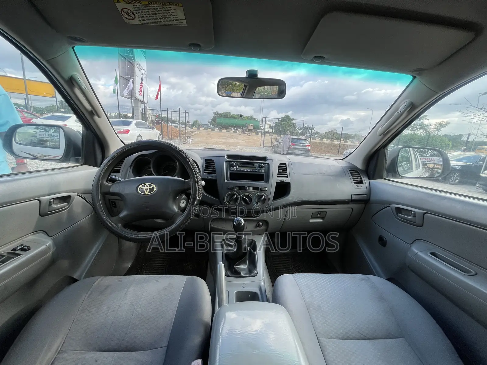 Toyota Hilux 2011 White