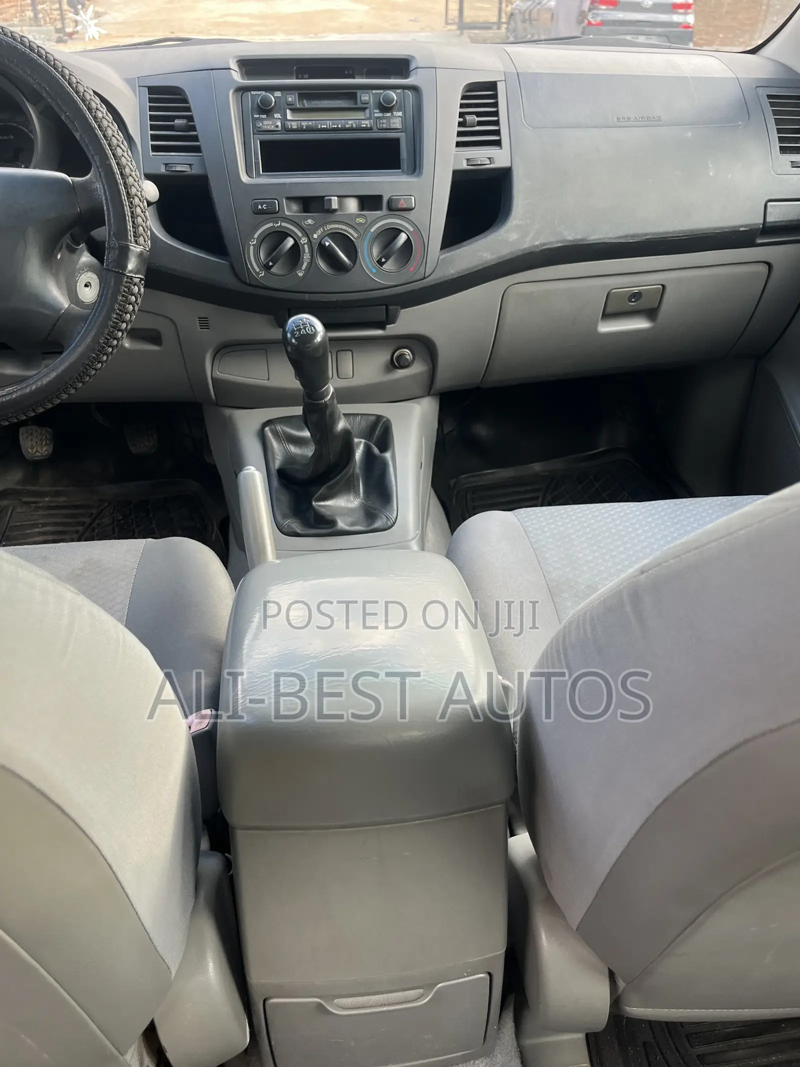 Toyota Hilux 2011 White