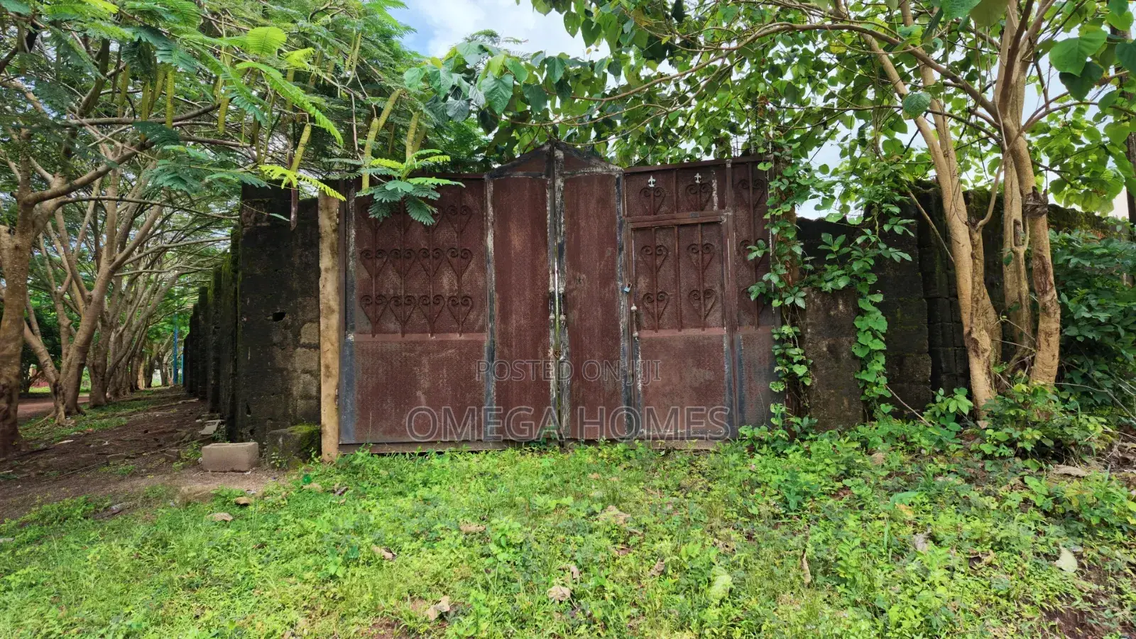 3 1⁄2 Plots + Bungalow Umuahai for Sale