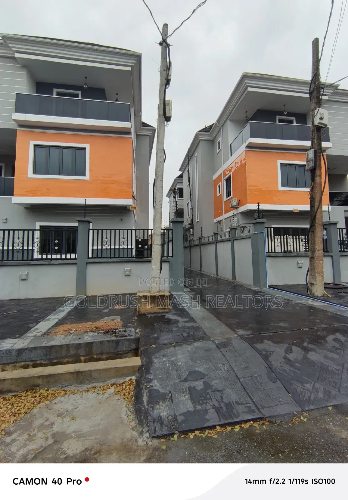 5bdrm Duplex in Magodo Phase 2, for sale