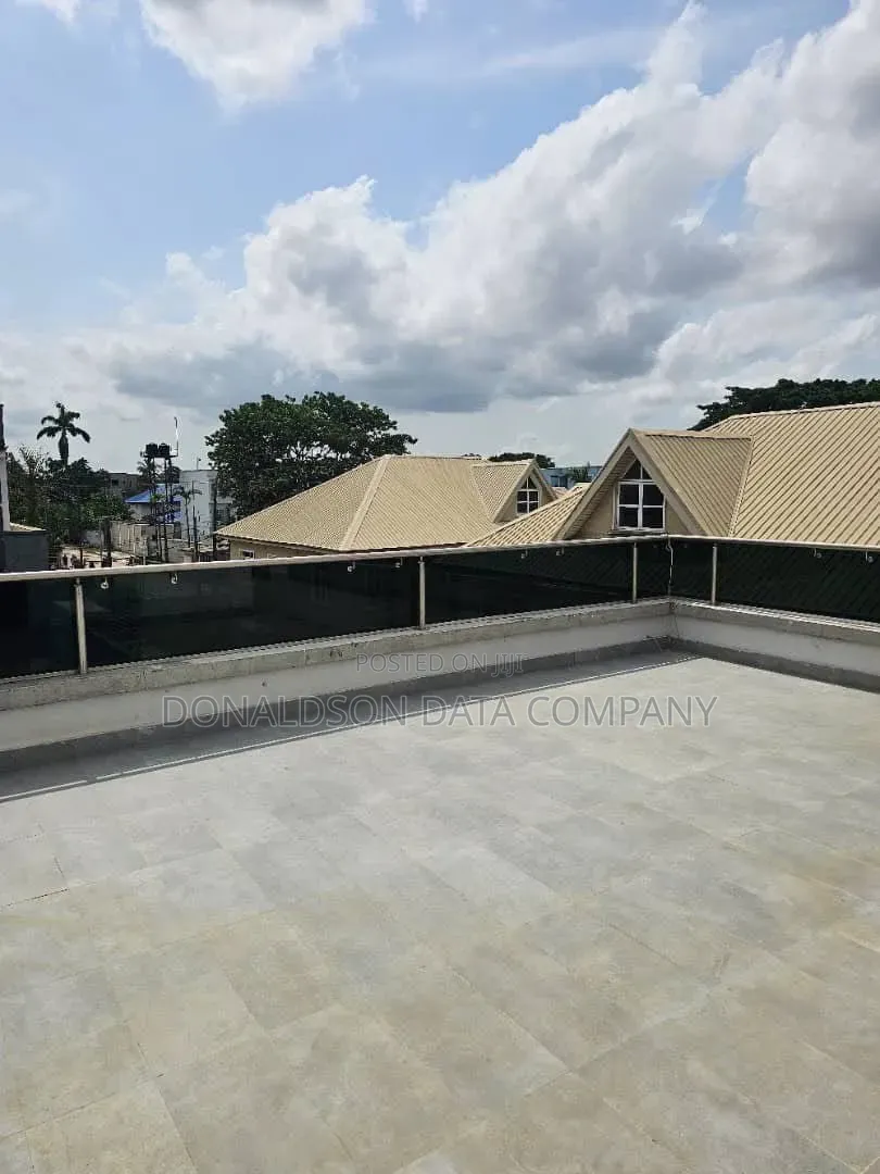5bdrm Duplex in Ikeja Gra for sale