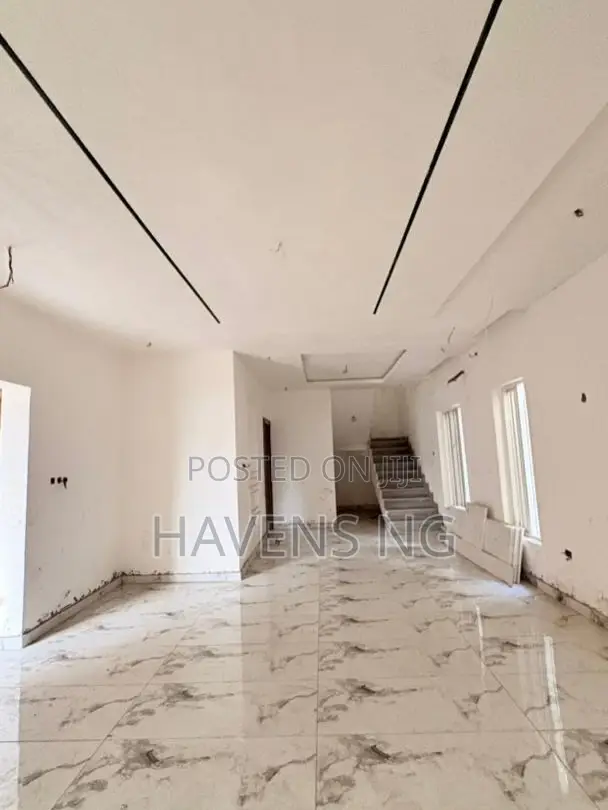 4bdrm Duplex in Akobo for sale