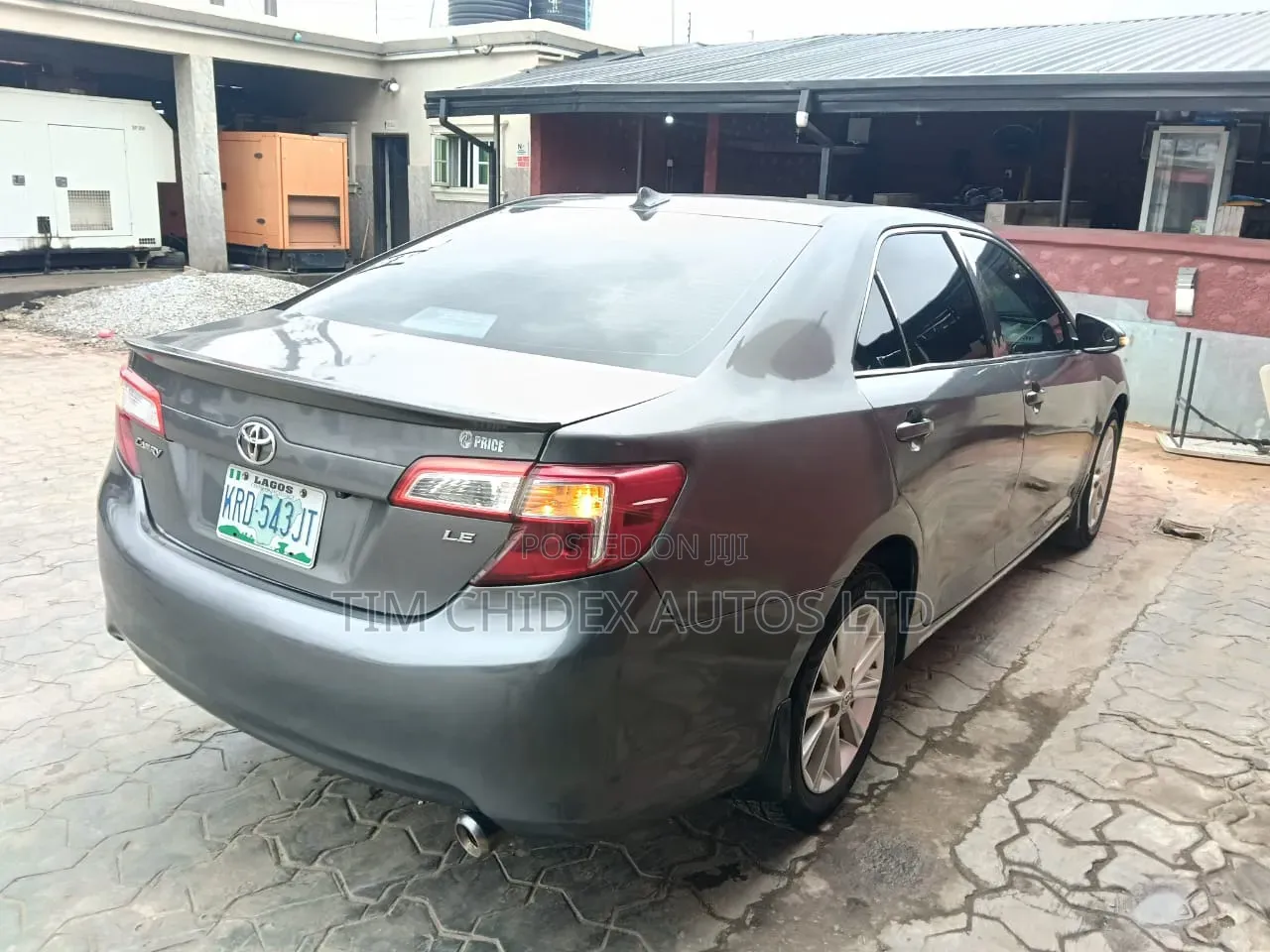 Toyota Camry LE 4dr Sedan (2.5L 4cyl 6A) 2012 Gray