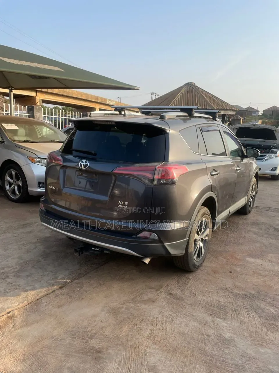 Toyota RAV4 XLE AWD (2.5L 4cyl 6A) 2016 Gray