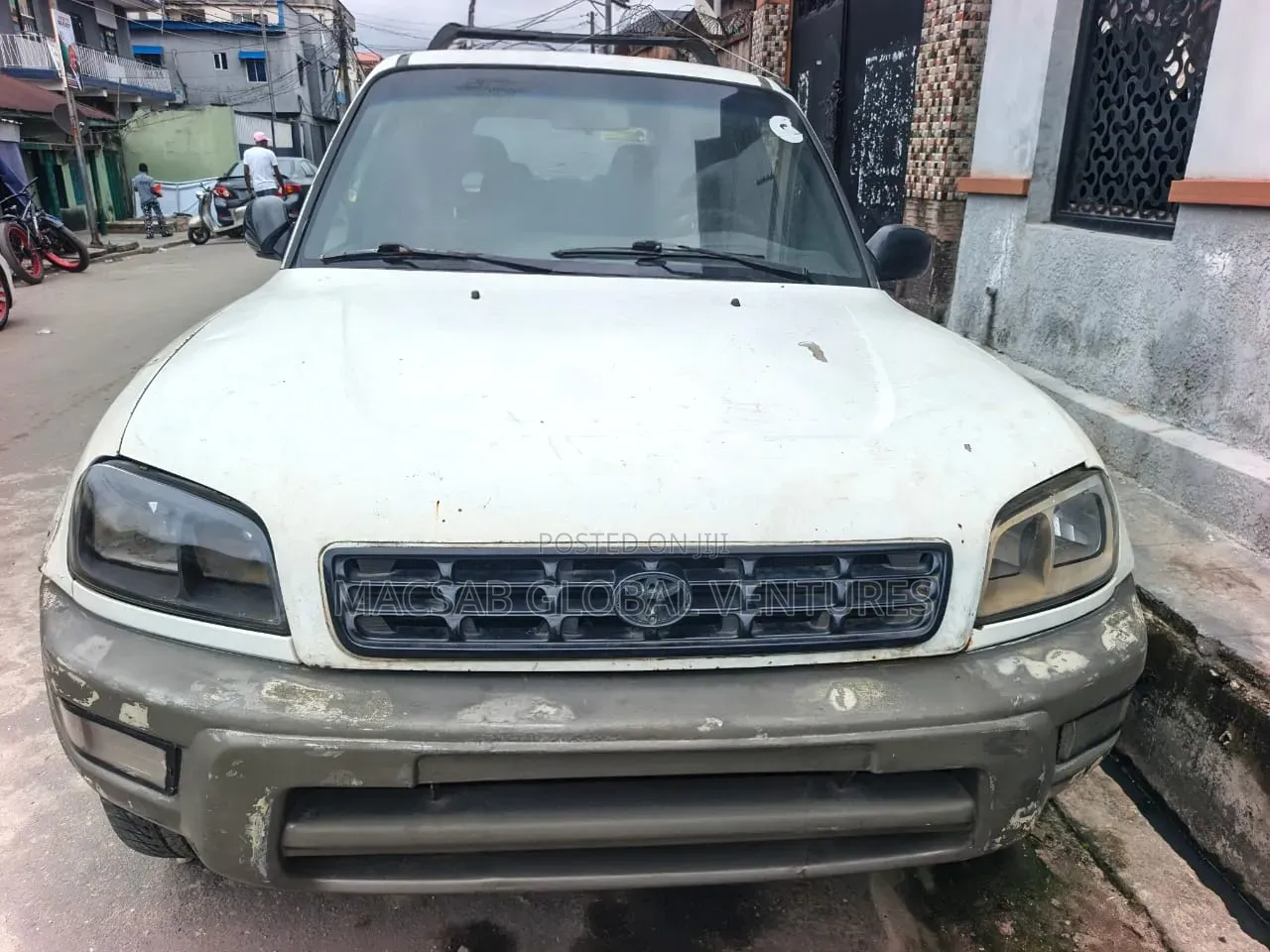 Toyota RAV4 1999 White