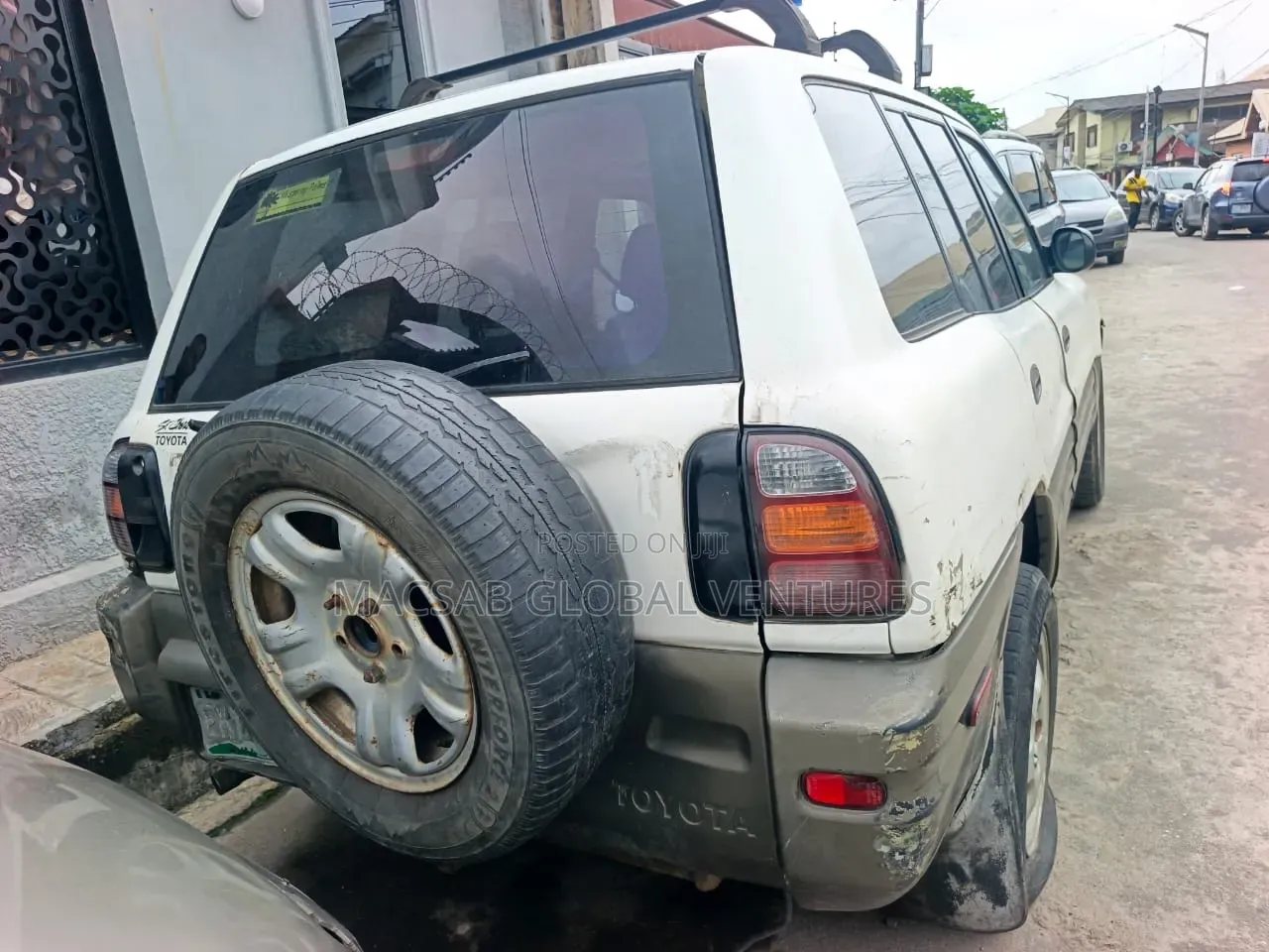 Toyota RAV4 1999 White