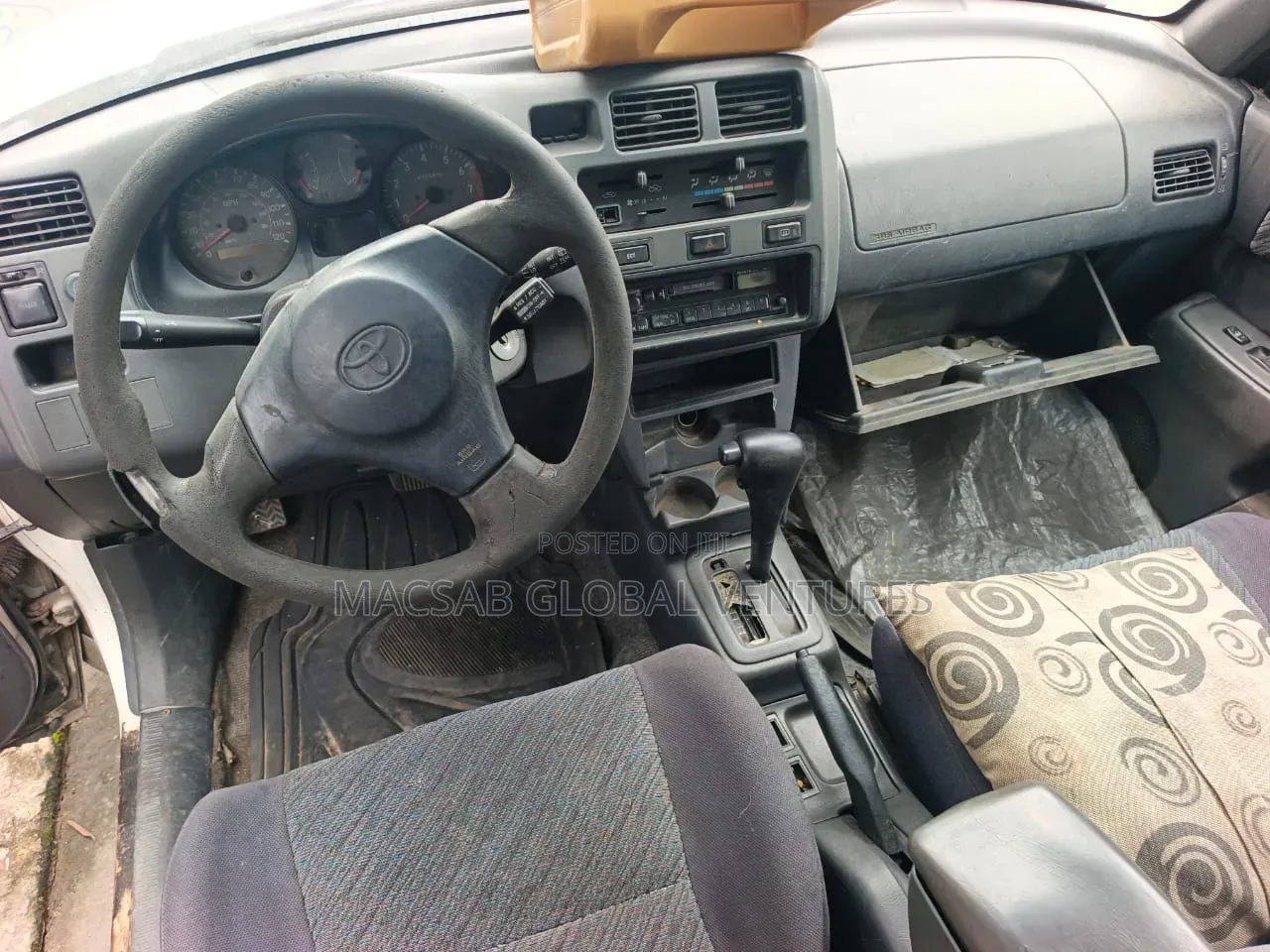 Toyota RAV4 1999 White
