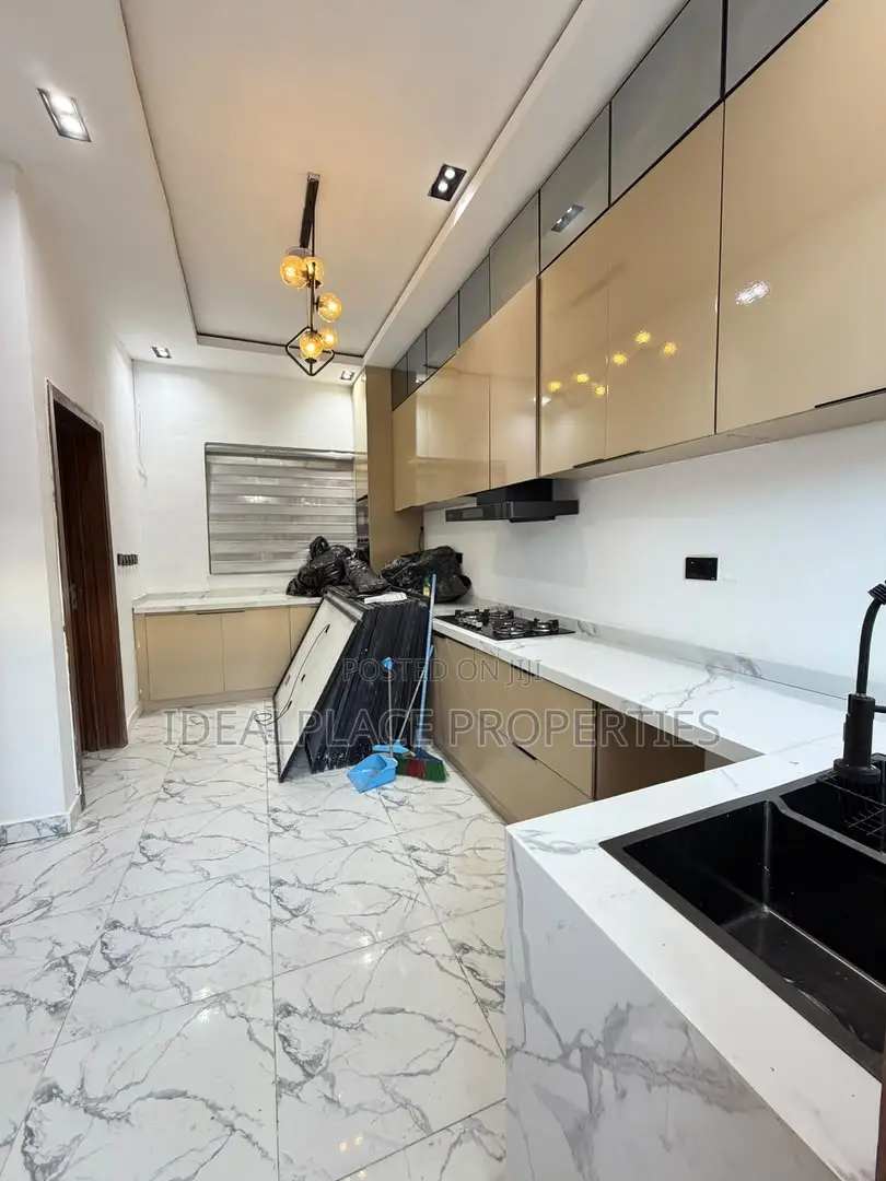 3bdrm Townhouse / Terrace in Ikate for rent