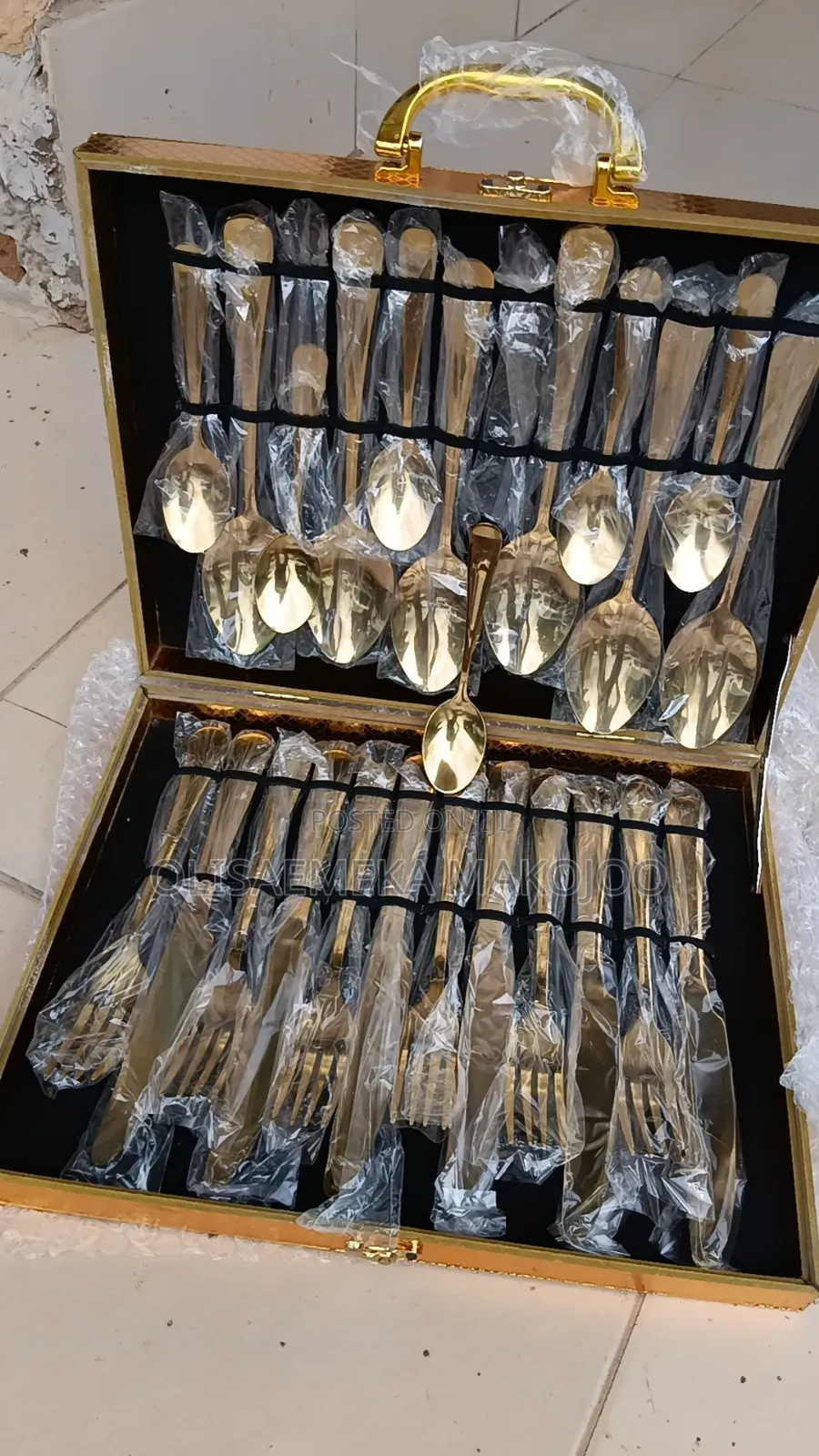 Suit Case Gold Cutlery Set 24pics