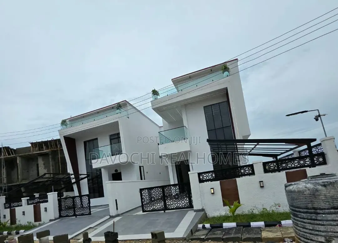 4bdrm Duplex in Sangotedo for sale