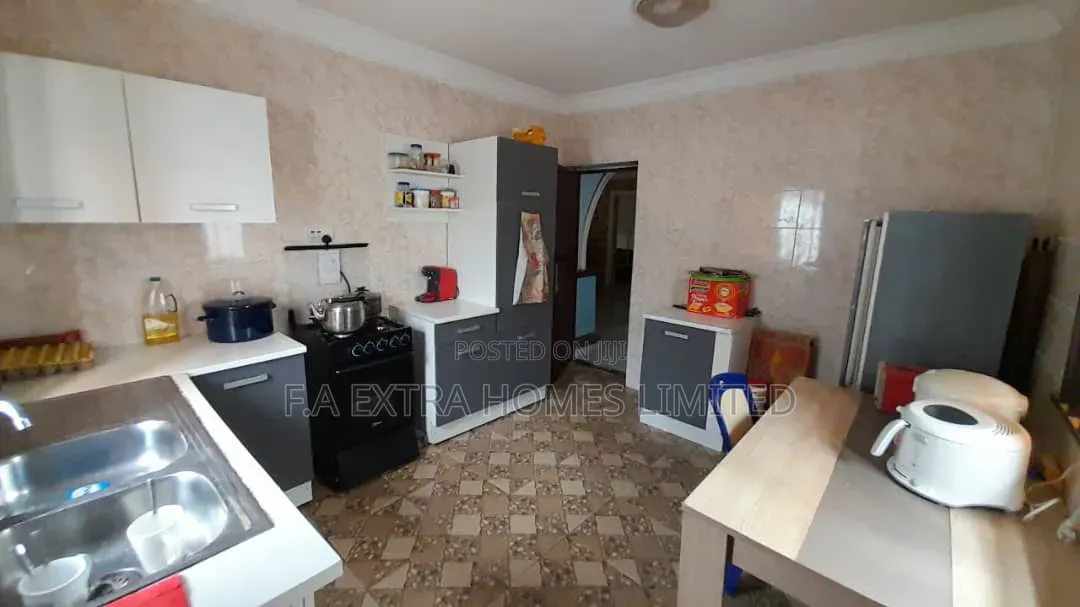 3bdrm Bungalow in Agric for sale