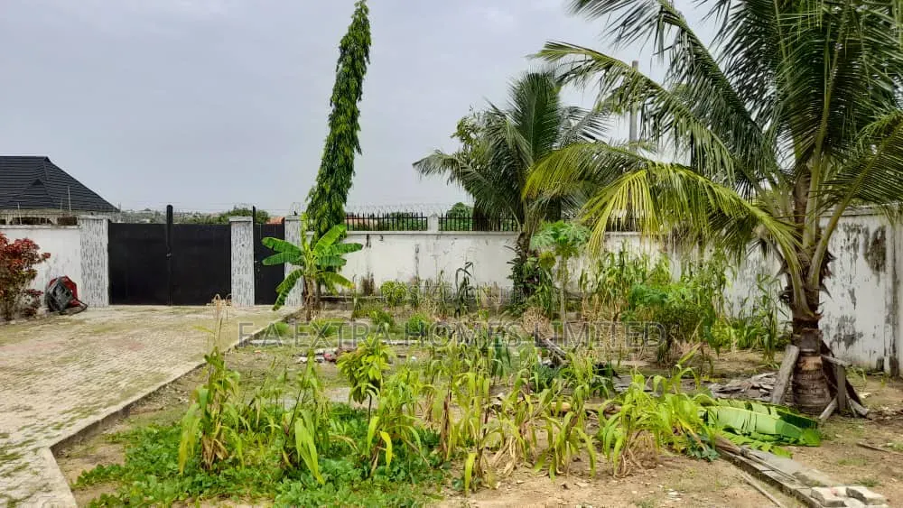 3bdrm Bungalow in Agric for sale