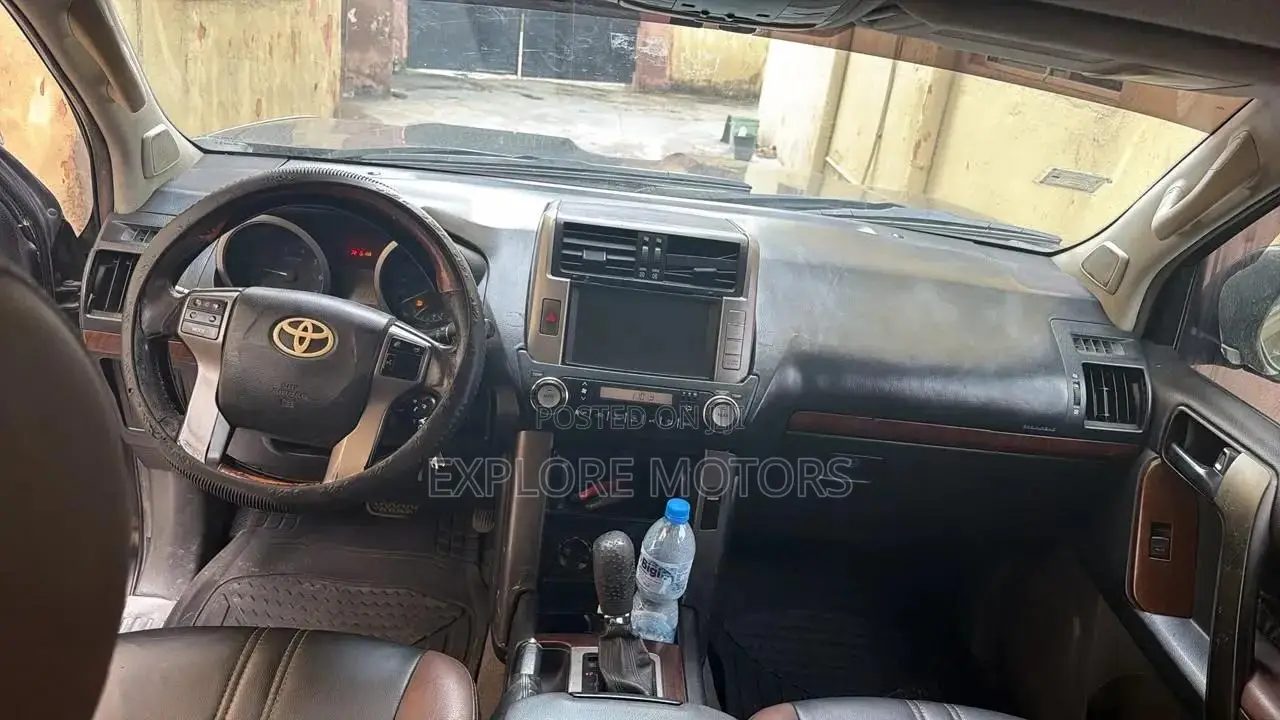 Toyota Land Cruiser Prado 2012 Black