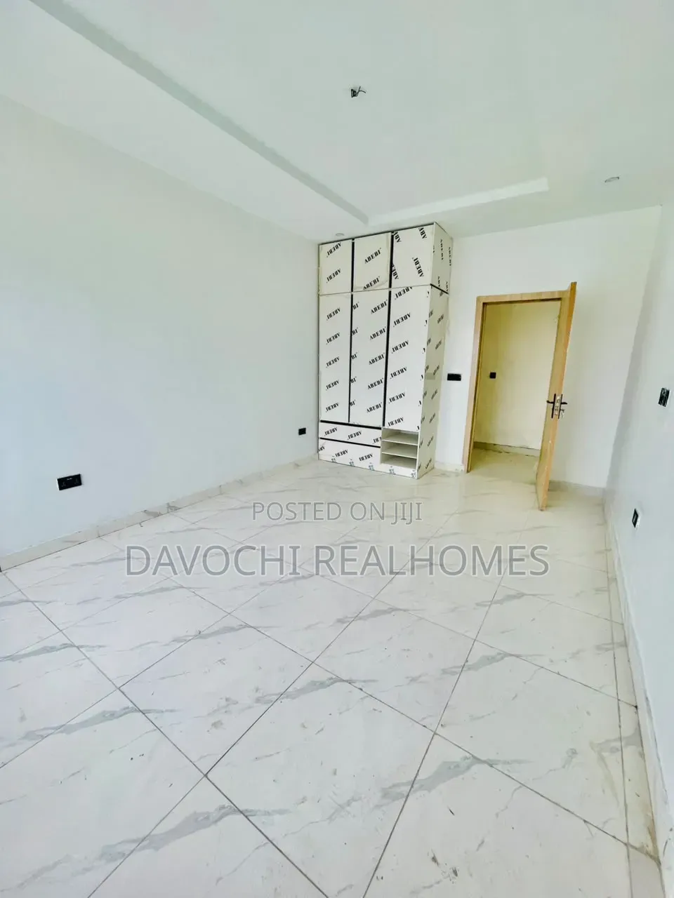3bdrm Penthouse in Ikate for sale