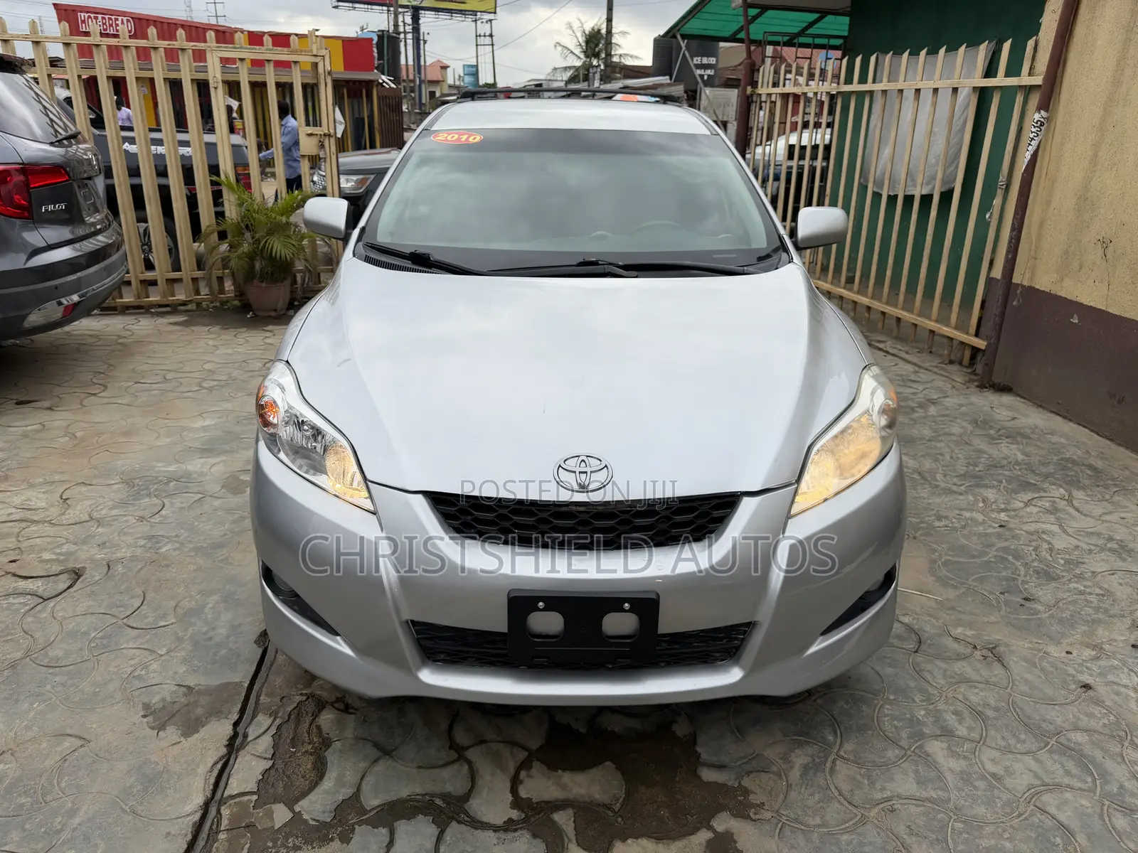 Toyota Matrix XRS Hatchback FWD (2.4L 4cyl 5A) 2010 Silver