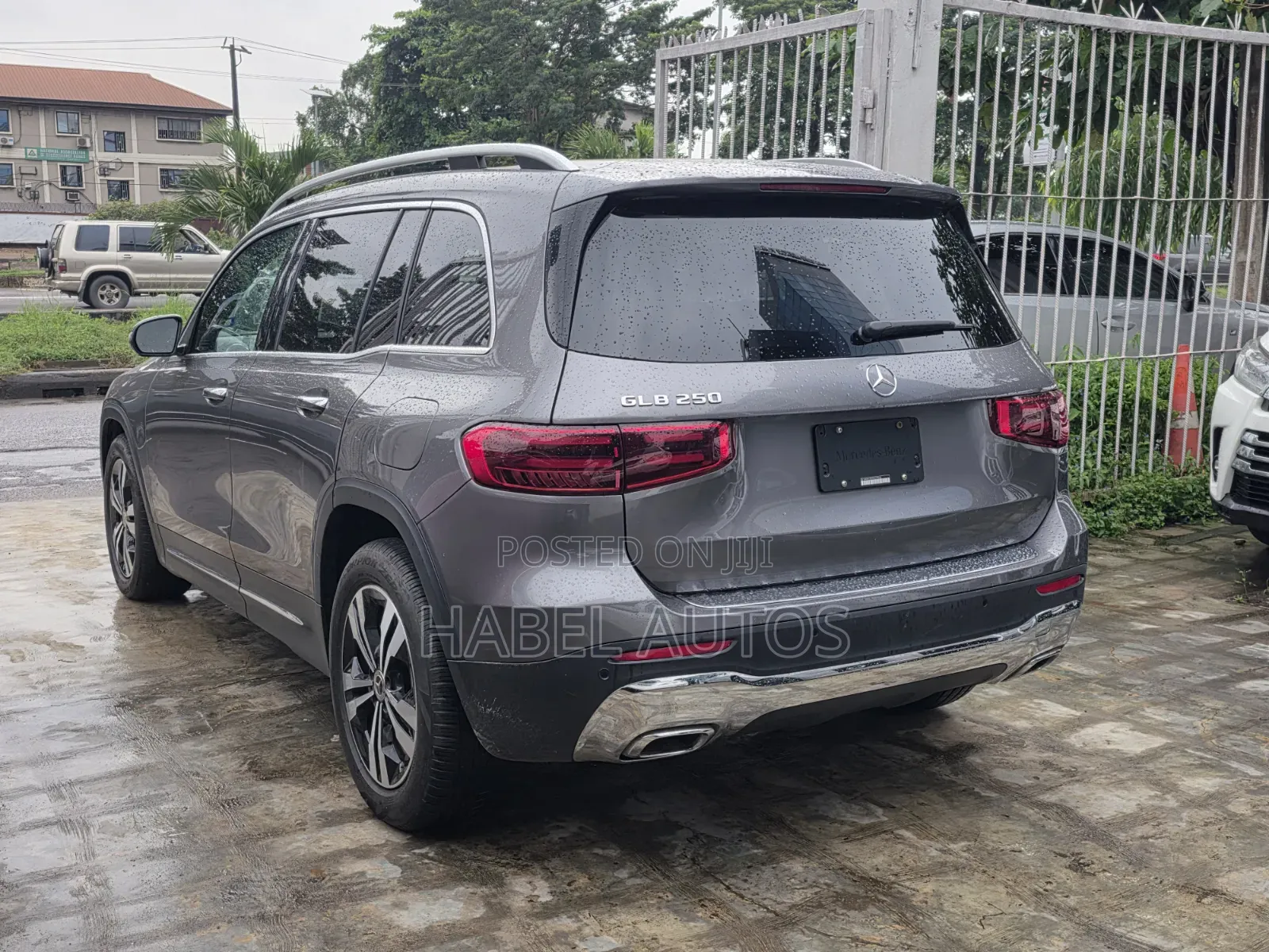 Mercedes-Benz GLB-Class GLB 250 4MATIC AWD 2024 Gray