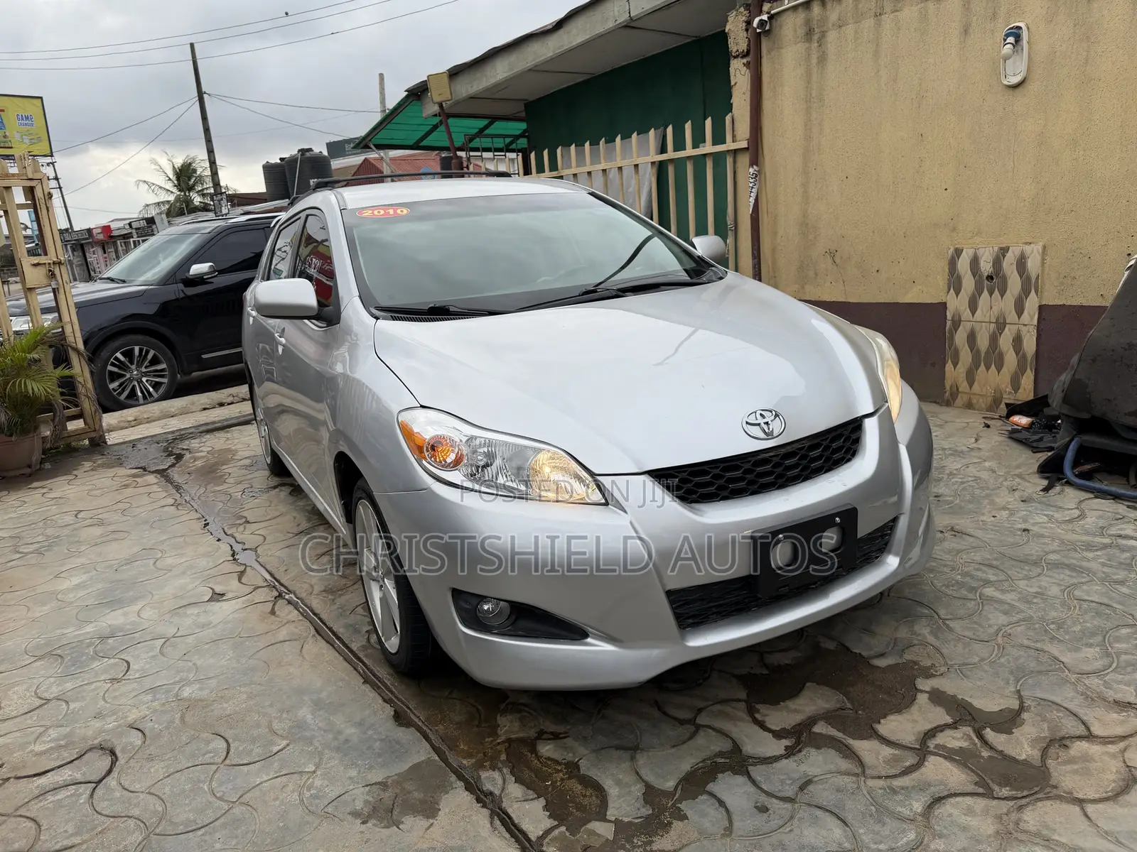 Toyota Matrix XRS Hatchback FWD (2.4L 4cyl 5A) 2010 Silver