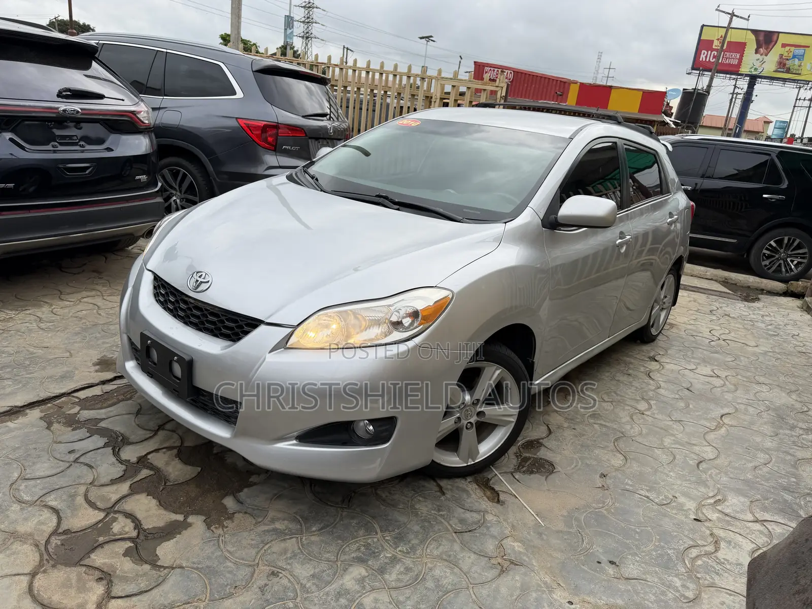 Toyota Matrix XRS Hatchback FWD (2.4L 4cyl 5A) 2010 Silver