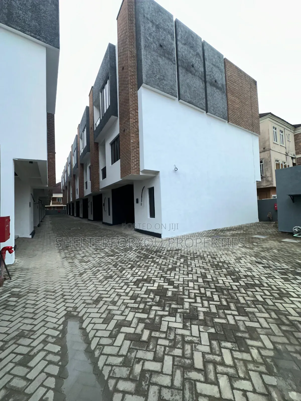 4bdrm Duplex in Ologolo for sale