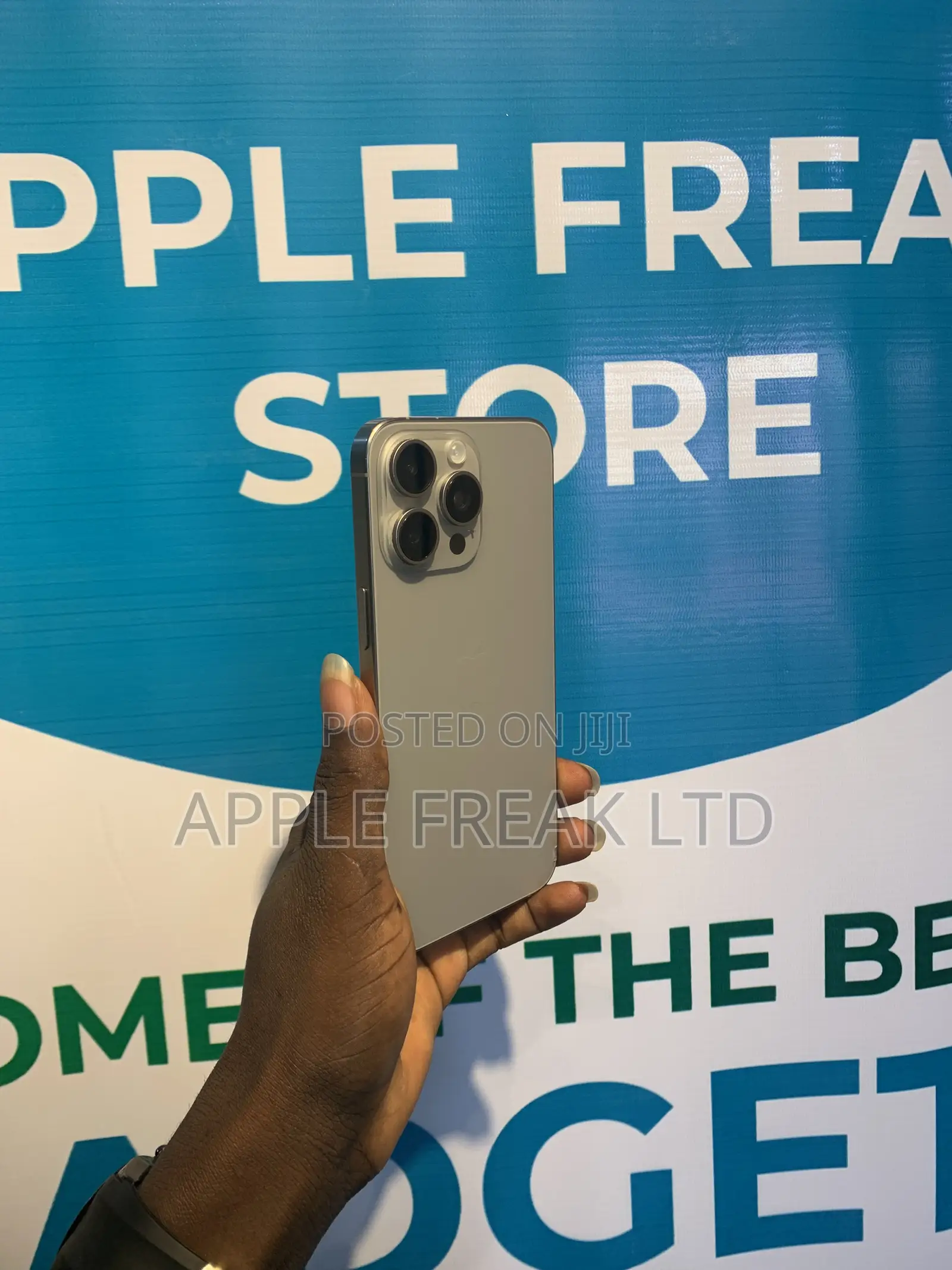 Apple iPhone 15 Pro Max 1 TB Gold