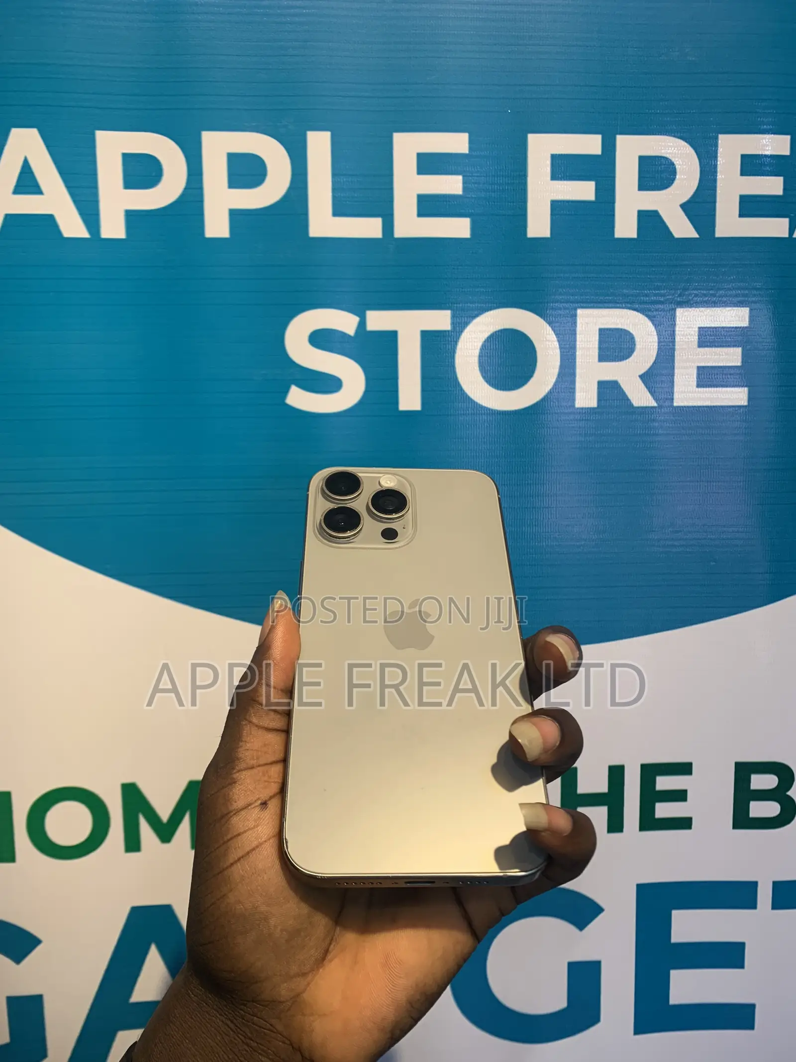 Apple iPhone 15 Pro Max 1 TB Gold