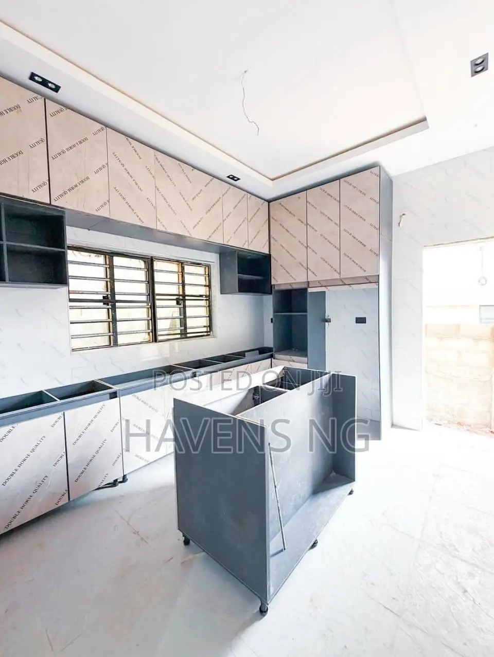 5bdrm Duplex in Akobo for sale