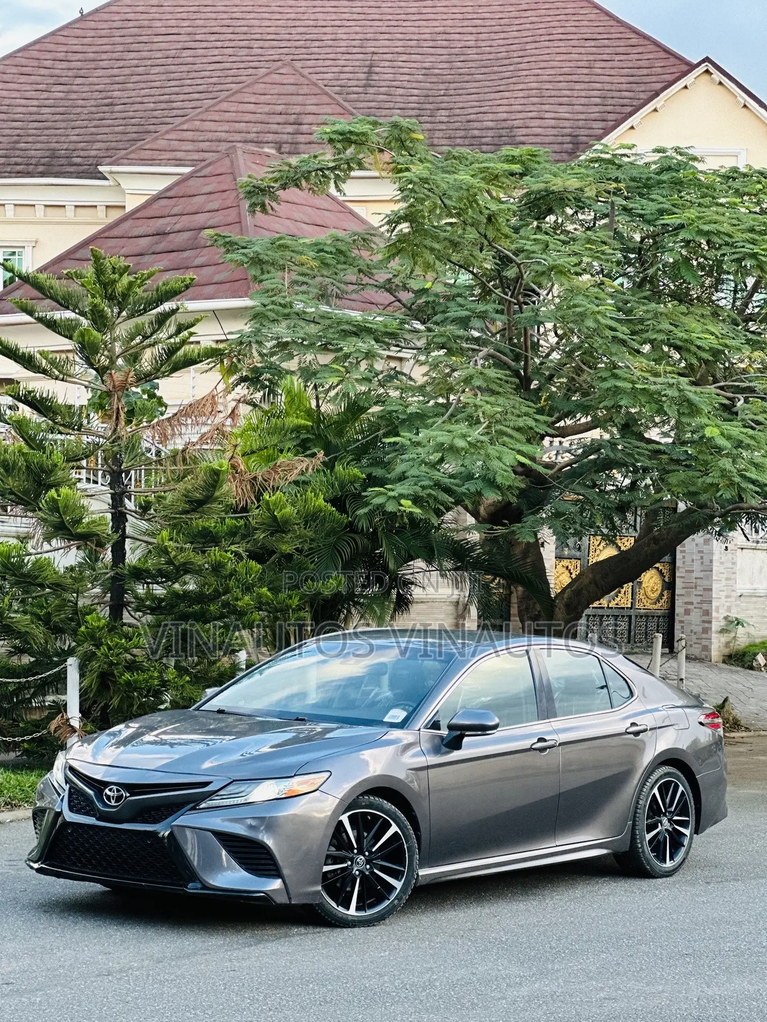 Toyota Camry 2018 Gray