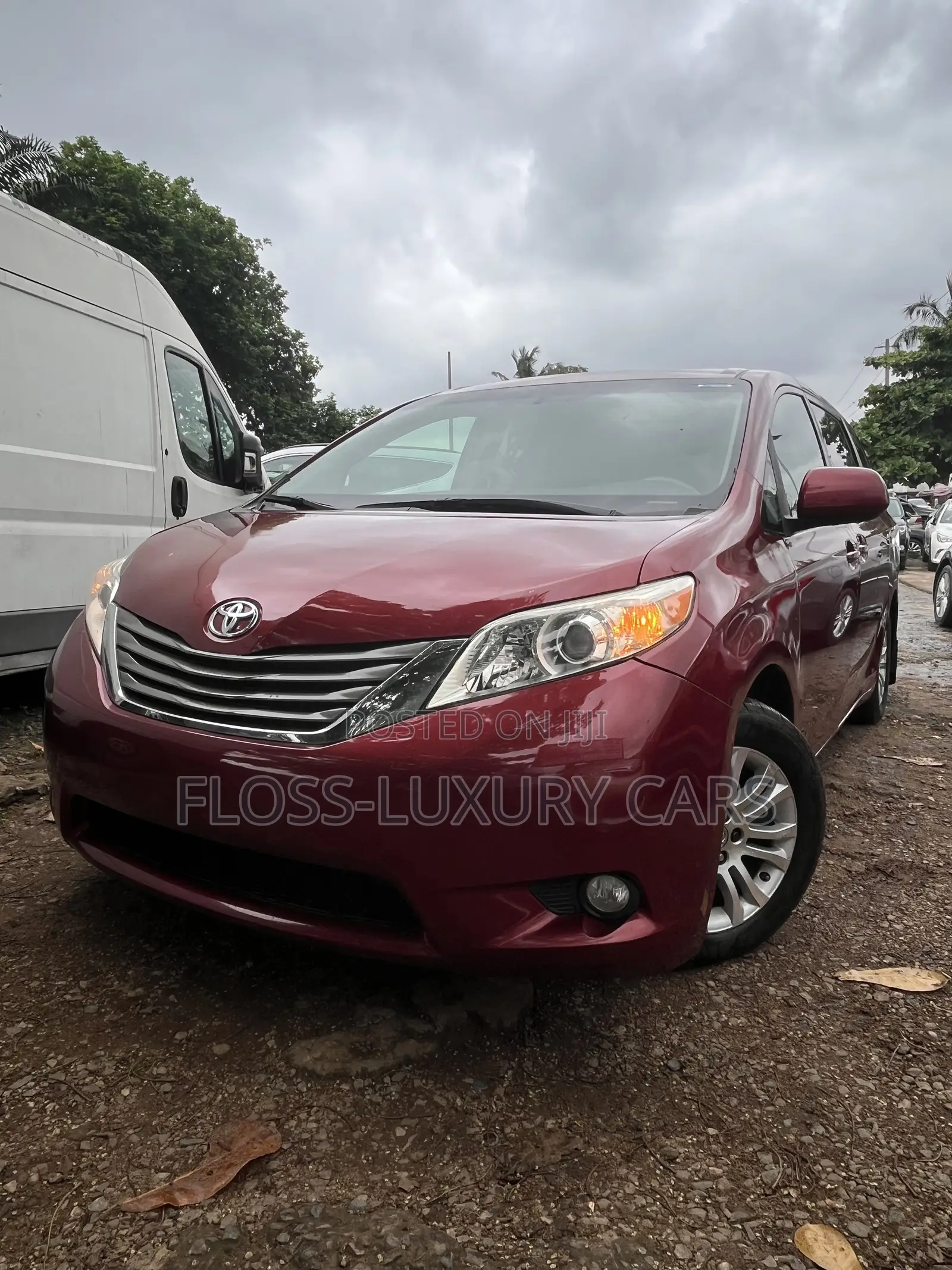 Toyota Sienna 2012 Burgundy