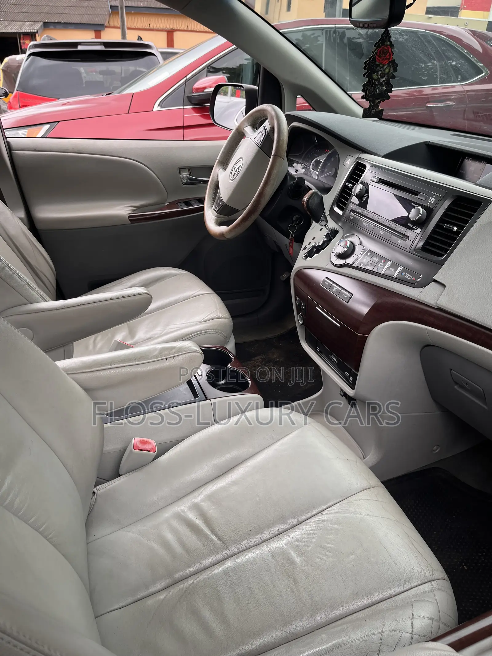 Toyota Sienna 2012 Burgundy