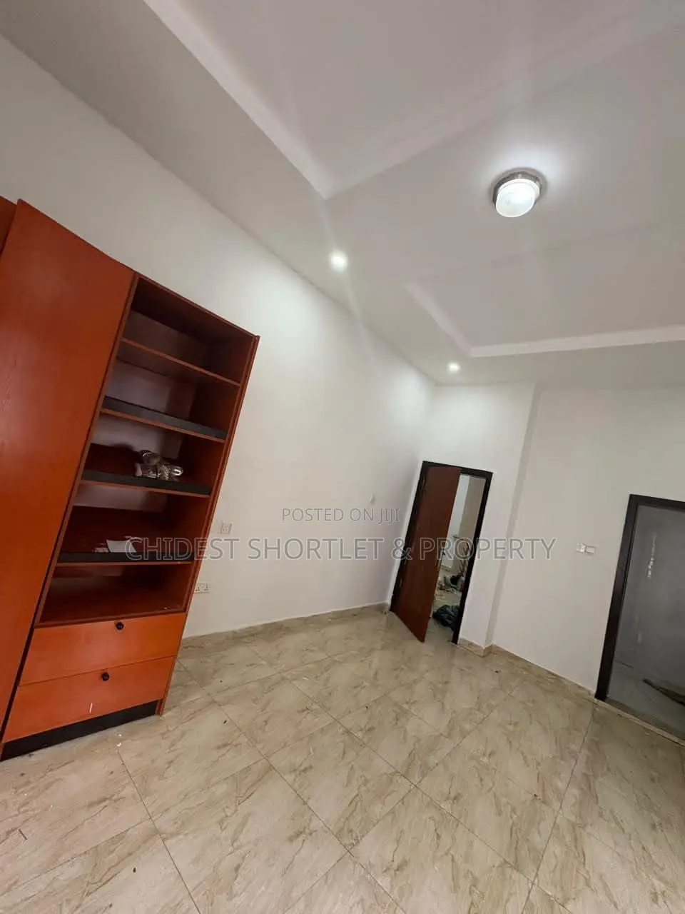 1bdrm Duplex in Chevron for rent