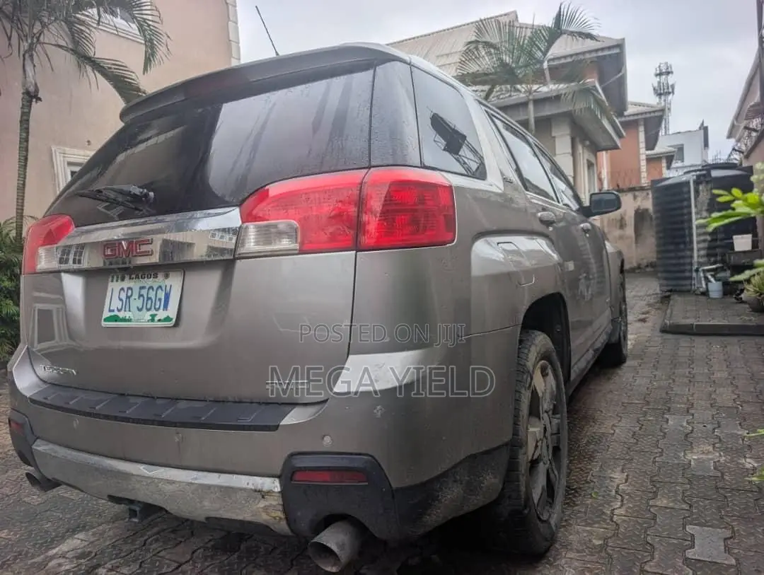 GMC Terrain SLT-1 FWD 2012 Gold