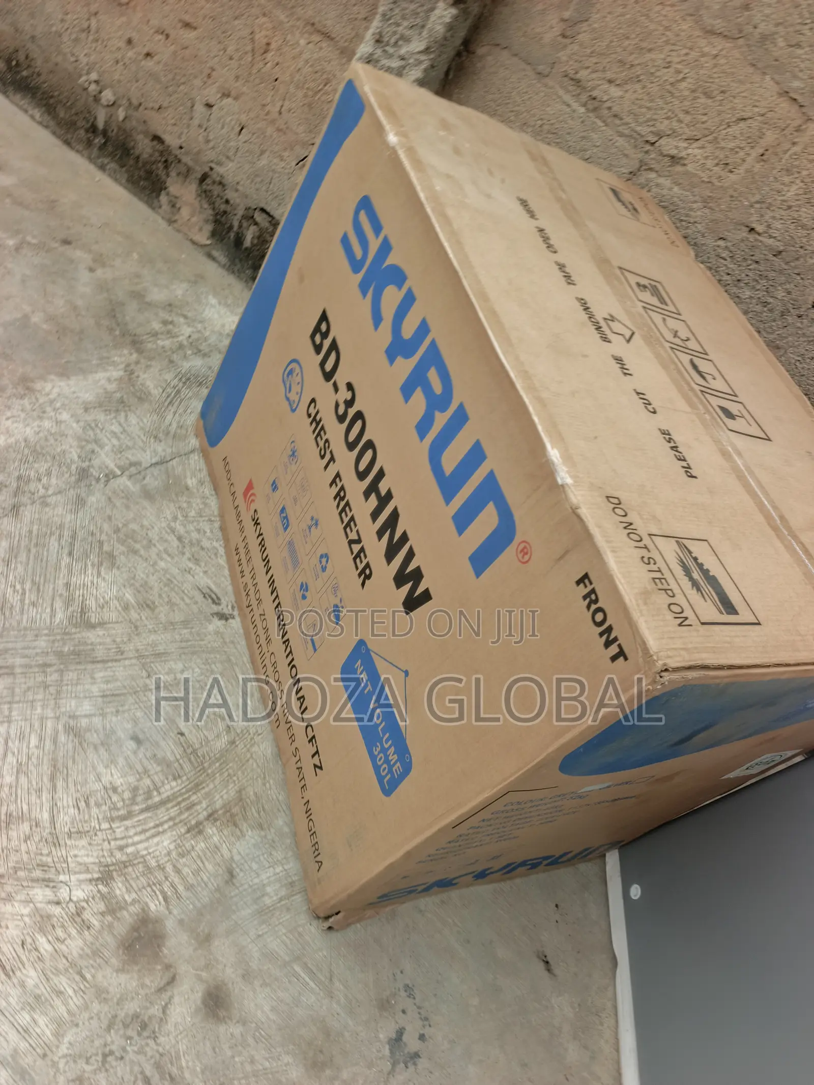 BD-300HNW Spacious Deep Freezer for Family Needs