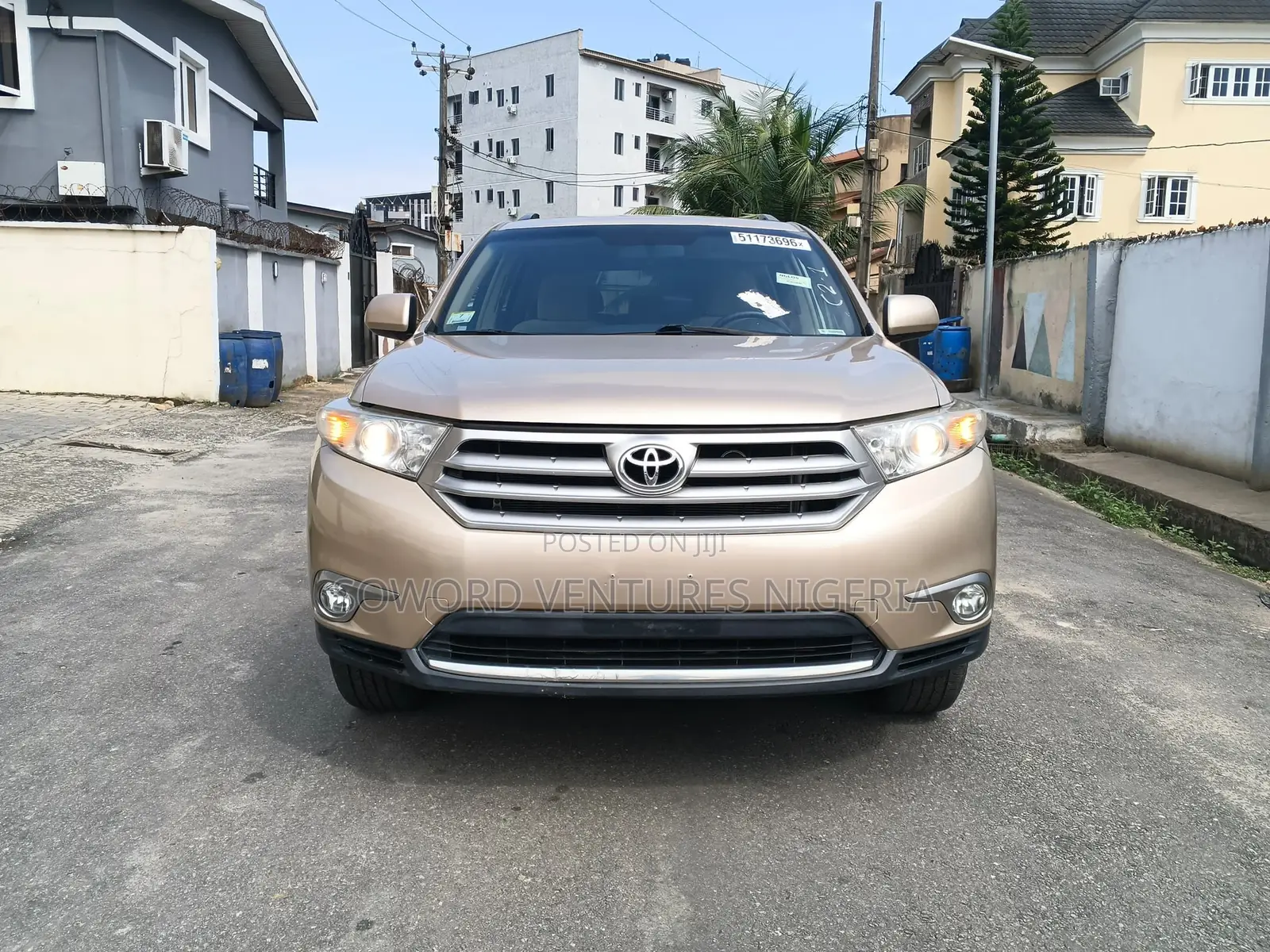 Toyota Highlander 2012 Gold