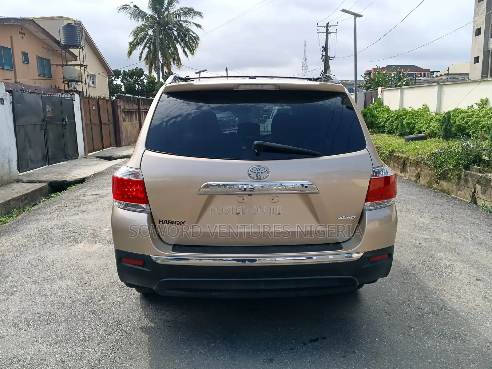 Toyota Highlander 2012 Gold