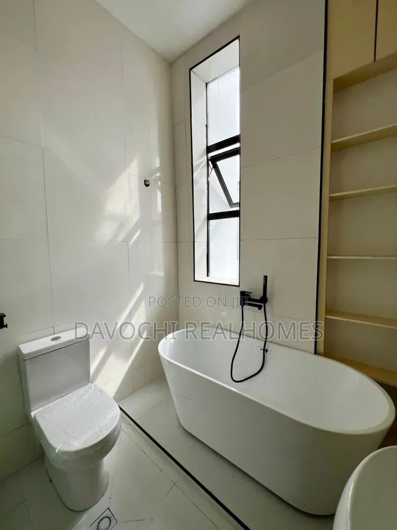 4bdrm Duplex in Ikota for sale