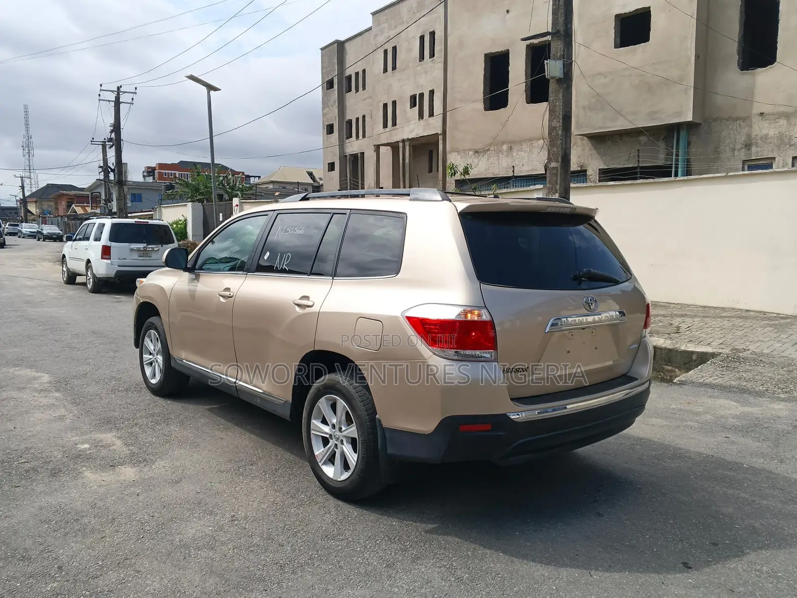 Toyota Highlander 2012 Gold