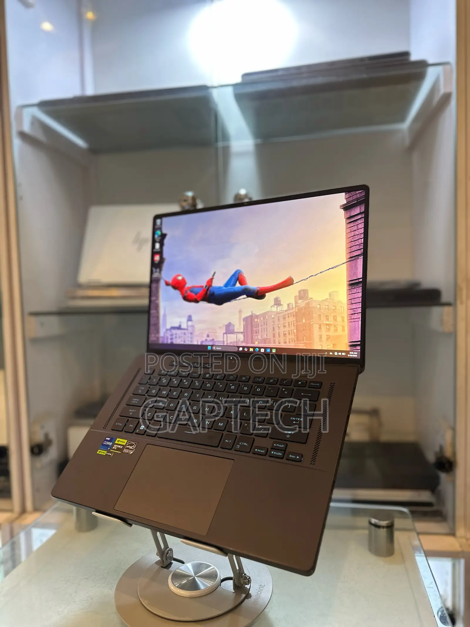 Laptop Asus ROG Zephyrus G16 16GB Intel Core i7 SSD 512GB