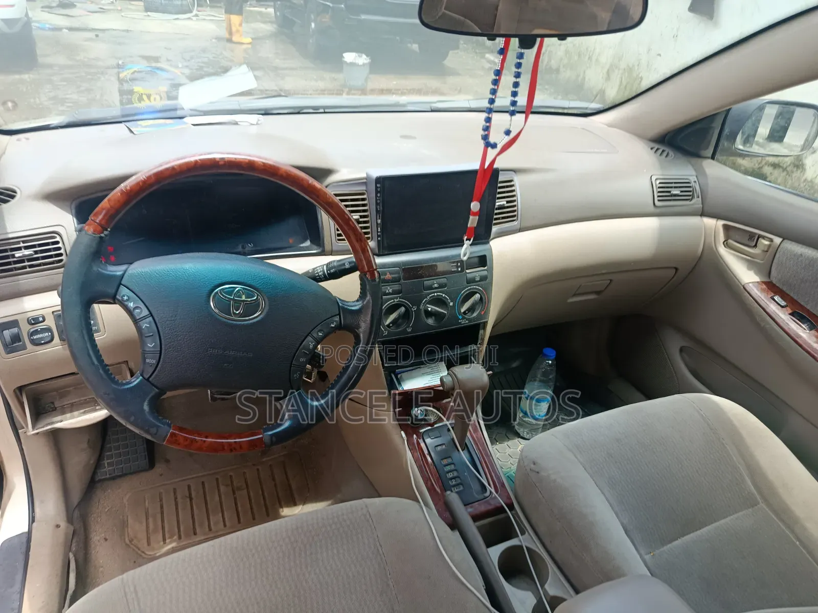 Toyota Corolla LE 2005 Gold